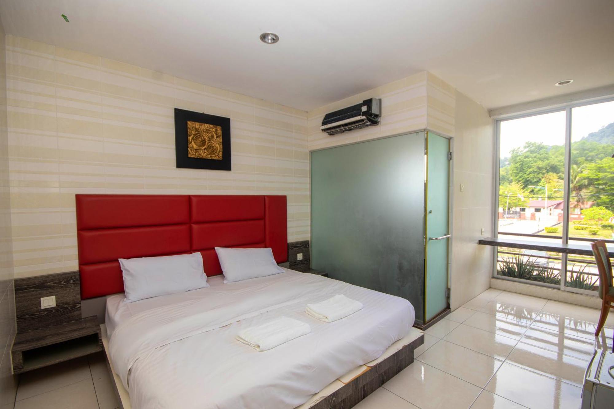 Jq Happy Lumut Hotel Ngoại thất bức ảnh